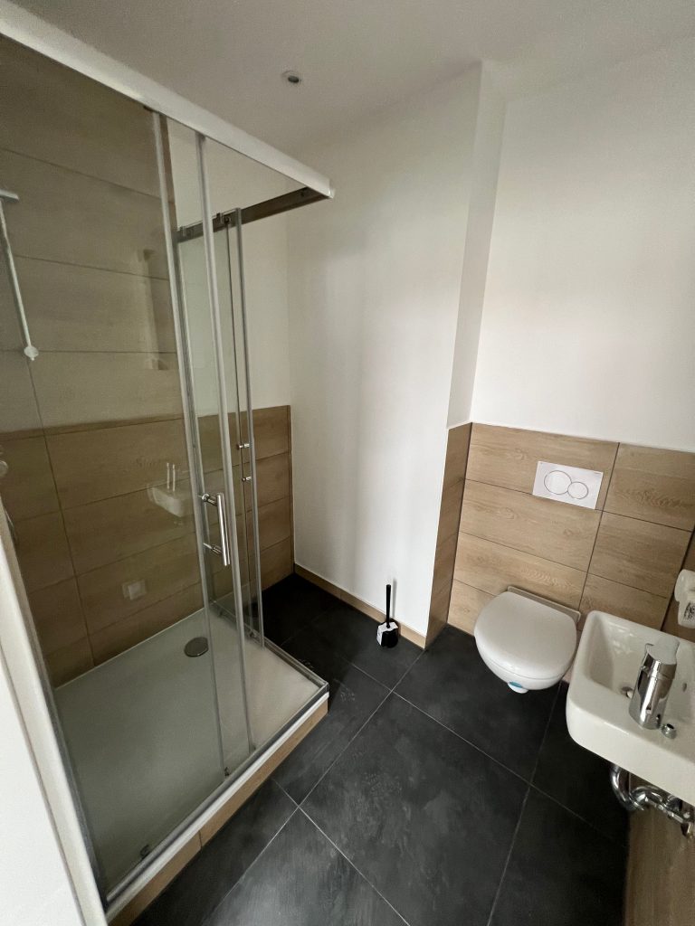 efb13470-1b9e-4197-ba1c-6c4df3a23a75